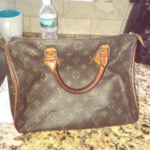 Louis Vuitton speedy